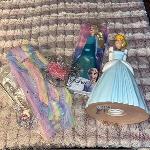 2 Princesses ; Cinderella Bank Is Used & Frozen Elsa Doll And Dress Up Princess